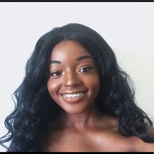 Meet your Posher, Lunaa